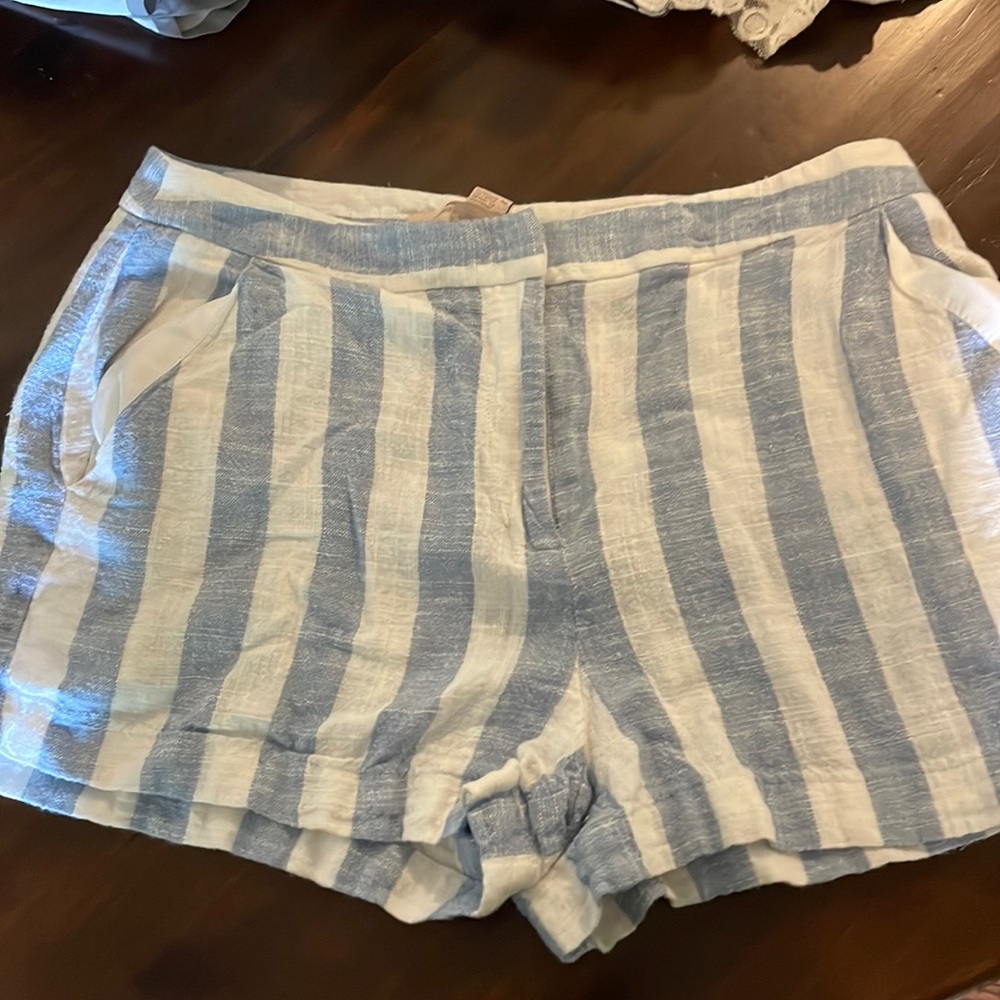 Linen shorts